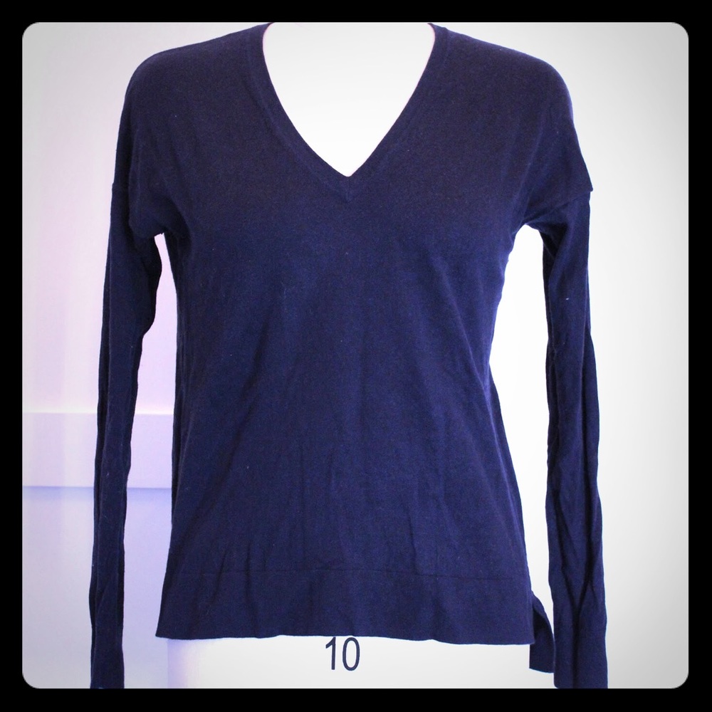 Gap v neck sweater